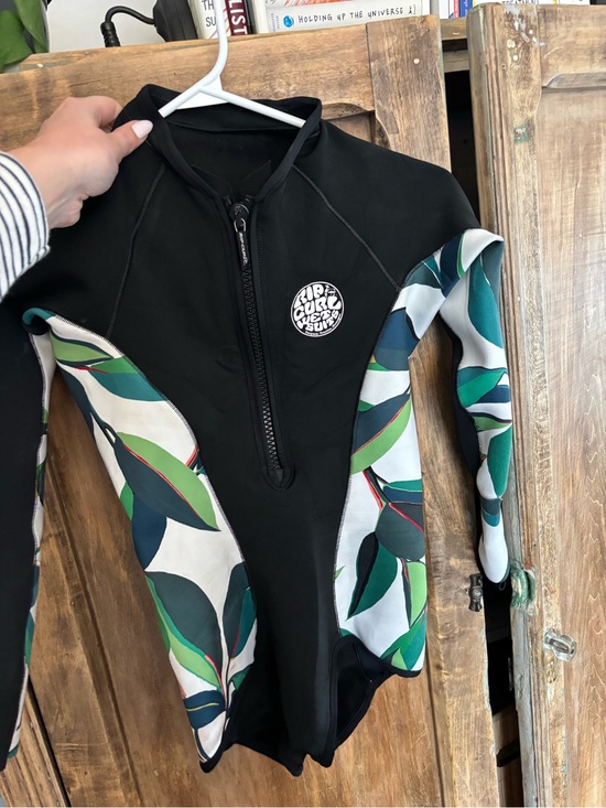 Rip Curl Other - Rip Curl G-bomb springsuit with Green & Blue Leaf Panels